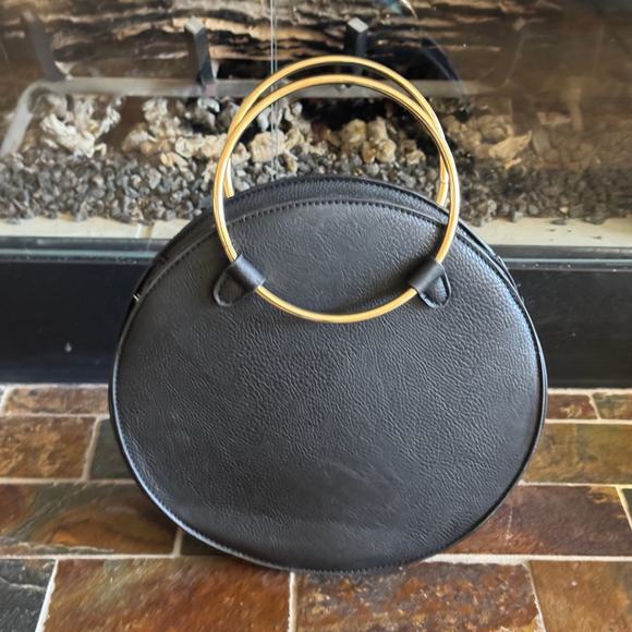 Cute and Unique Black Leather Circle Handbag - Picture 1 of 4